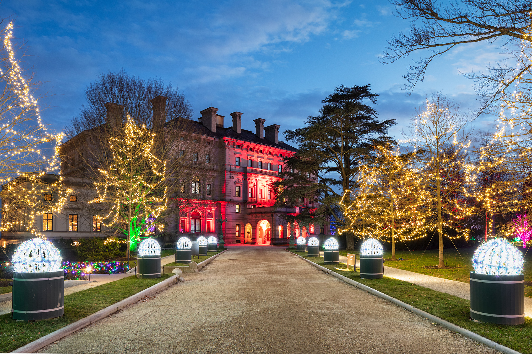 Sparkling-Lights-at-The-Breakers_1P7A0235-George-Gray-The-Preservation-Society-of-Newport-County